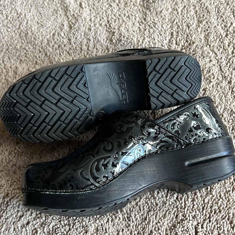 Dansko Clogs - Picture 4 of 6